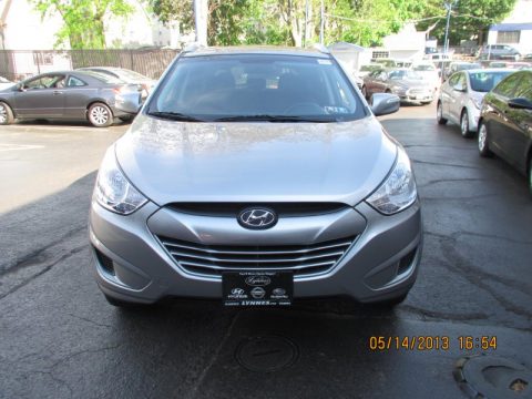 Graphite Gray Hyundai Tucson Limited AWD.  Click to enlarge.