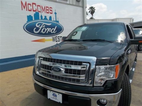 Tuxedo Black Metallic Ford F150 XLT SuperCrew.  Click to enlarge.