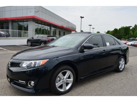 Cosmic Gray Metallic Toyota Camry SE.  Click to enlarge.