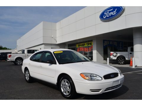 Vibrant White Ford Taurus SE.  Click to enlarge.