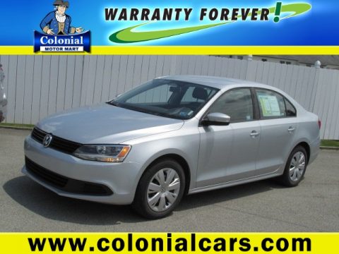 Reflex Silver Metallic Volkswagen Jetta SE Sedan.  Click to enlarge.