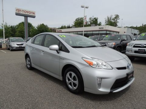 Classic Silver Metallic Toyota Prius 3rd Gen Two Hybrid.  Click to enlarge.