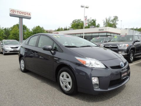 Winter Gray Metallic Toyota Prius Hybrid II.  Click to enlarge.