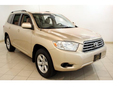 Sandy Beach Metallic Toyota Highlander .  Click to enlarge.