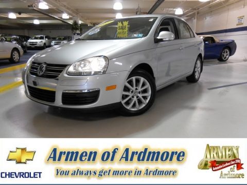 Reflex Silver Metallic Volkswagen Jetta SE Sedan.  Click to enlarge.