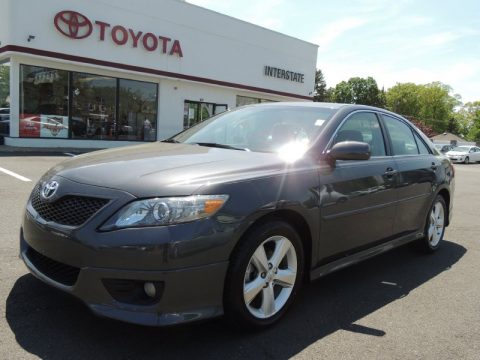 Magnetic Gray Metallic Toyota Camry SE.  Click to enlarge.
