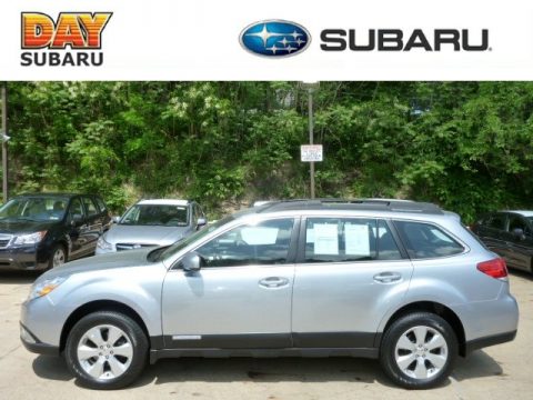 Ice Silver Metallic Subaru Outback 2.5i.  Click to enlarge.