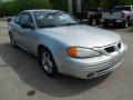 Front 3/4 View of 2002 Pontiac Grand Am SE Coupe #9