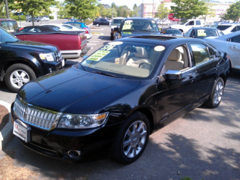 Tuxedo Black Metallic Lincoln MKZ AWD Sedan.  Click to enlarge.
