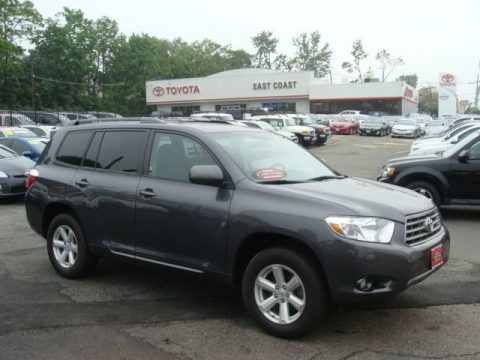 Magnetic Gray Metallic Toyota Highlander SE 4WD. Click to enlarge. Magnetic Gray Metallic Toyota Highlander SE 4WD. Click to enlarge.