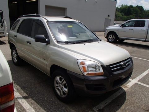 Champagne Metallic Kia Sportage LX V6 4x4.  Click to enlarge.