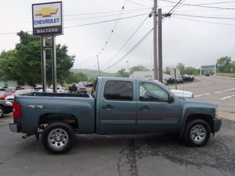 Blue Granite Metallic Chevrolet Silverado 1500 LS Crew Cab 4x4.  Click to enlarge.
