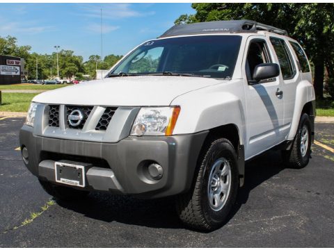 Avalanche White Nissan Xterra X 4x4.  Click to enlarge.