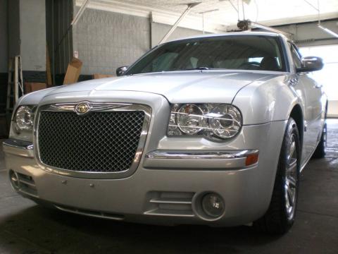 Bright Silver Metallic Chrysler 300 C HEMI.  Click to enlarge.