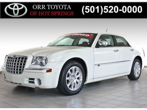 Cool Vanilla White Chrysler 300 C HEMI.  Click to enlarge.