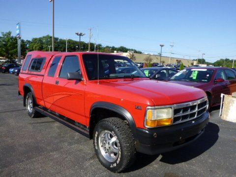 Poppy Red Dodge Dakota Extended Cab 4x4.  Click to enlarge.