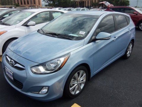 Clearwater Blue Hyundai Accent SE 5 Door.  Click to enlarge.