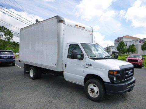 Oxford White Ford E Series Cutaway E350 Moving Truck.  Click to enlarge.