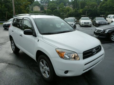 Super White Toyota RAV4 V6 4WD.  Click to enlarge.