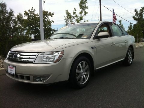 Dune Pearl Metallic Ford Taurus SEL.  Click to enlarge.