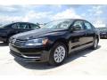 Front 3/4 View of 2014 Volkswagen Passat 2.5L Wolfsburg Edition #1