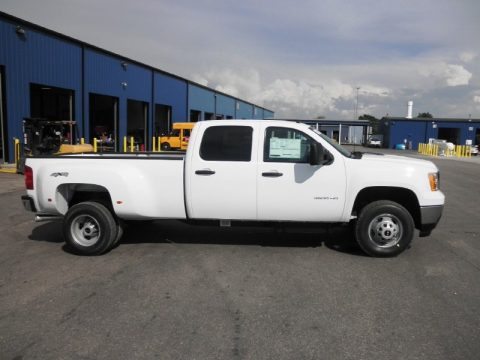 Summit White GMC Sierra 3500HD Crew Cab 4x4 Dually.  Click to enlarge.