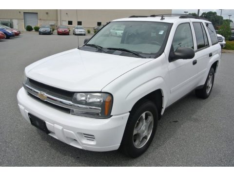 Summit White Chevrolet TrailBlazer LS 4x4.  Click to enlarge.