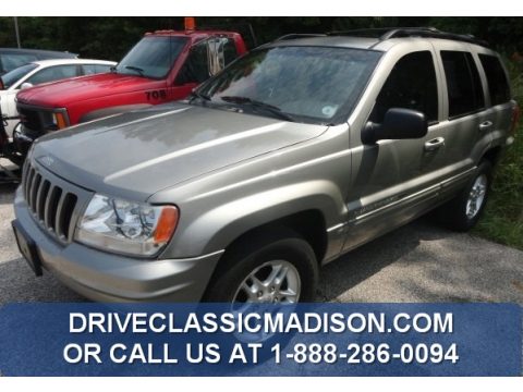 Silverstone Metallic Jeep Grand Cherokee Limited 4x4.  Click to enlarge.