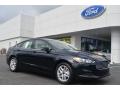 Front 3/4 View of 2014 Ford Fusion SE #1
