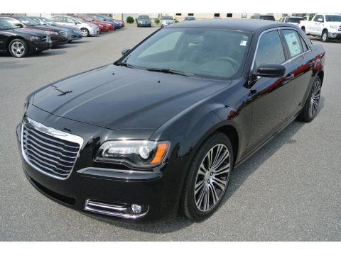 Gloss Black Chrysler 300 S.  Click to enlarge.