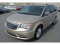 Front 3/4 View of 2014 Chrysler Town & Country Limited #1