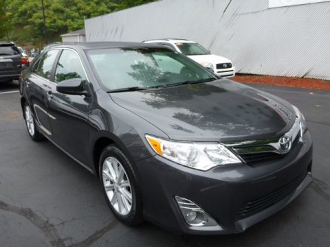 Magnetic Gray Metallic Toyota Camry XLE V6.  Click to enlarge.