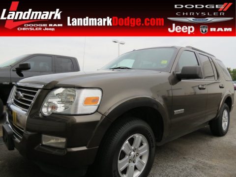 Stone Green Metallic Ford Explorer XLT.  Click to enlarge.
