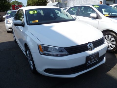 Candy White Volkswagen Jetta SE Sedan.  Click to enlarge.