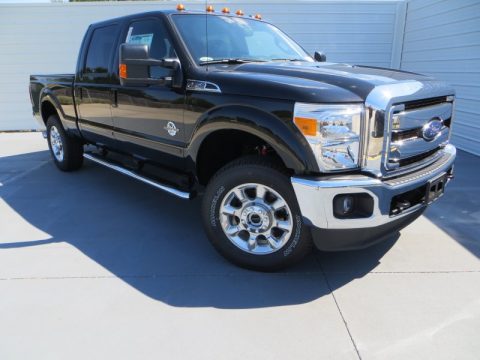 Tuxedo Black Metallic Ford F250 Super Duty Lariat Crew Cab 4x4.  Click to enlarge.