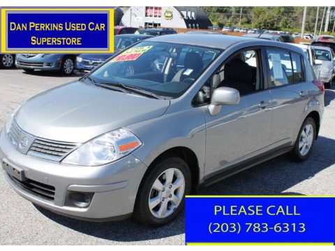Magnetic Grey Metallic Nissan Versa SL.  Click to enlarge.