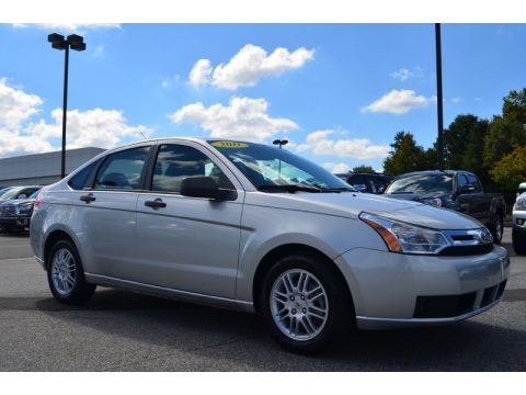 Ingot Silver Metallic Ford Focus SE Sedan. Click to enlarge. Ingot Silver Metallic Ford Focus SE Sedan. Click to enlarge.