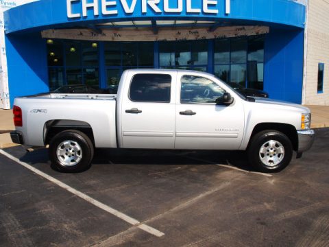 Silver Ice Metallic Chevrolet Silverado 1500 LT Crew Cab 4x4.  Click to enlarge.