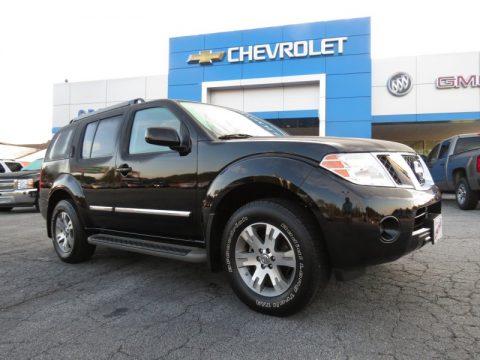 Super Black Nissan Pathfinder Silver.  Click to enlarge.