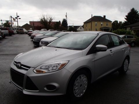 Ingot Silver Ford Focus SE Sedan.  Click to enlarge.