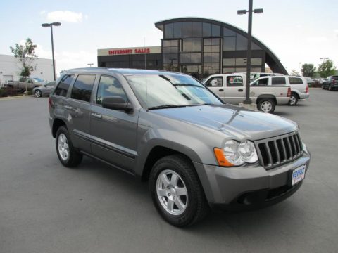 Mineral Gray Metallic Jeep Grand Cherokee Laredo.  Click to enlarge.