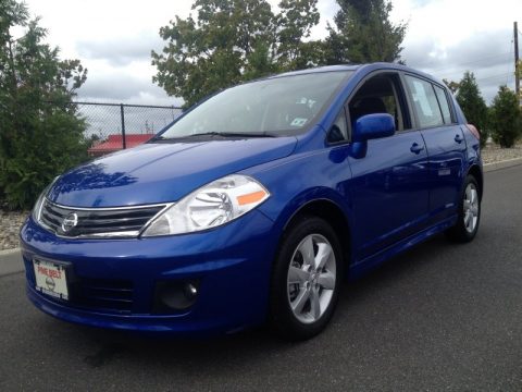 Metallic Blue Nissan Versa 1.8 SL Hatchback. Click to enlarge. Metallic Blue Nissan Versa 1.8 SL Hatchback. Click to enlarge.