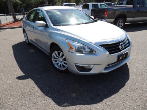 Brilliant Silver Nissan Altima 2.5 S.  Click to enlarge.