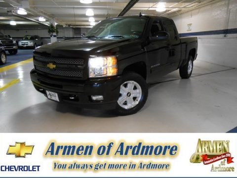 Black Chevrolet Silverado 1500 LT Extended Cab 4x4.  Click to enlarge.