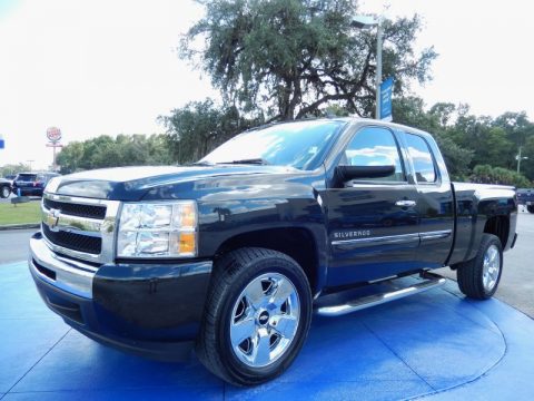 Taupe Gray Metallic Chevrolet Silverado 1500 LT Extended Cab.  Click to enlarge.
