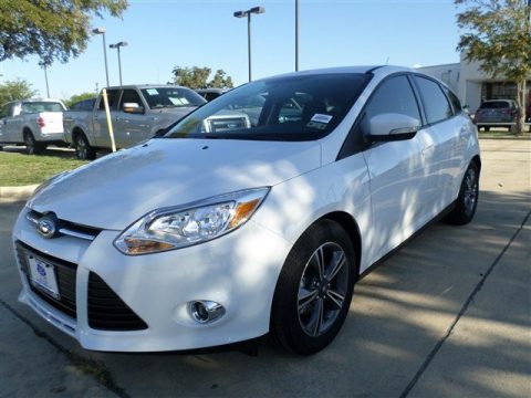 Oxford White Ford Focus SE Hatchback.  Click to enlarge.