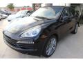 Front 3/4 View of 2014 Porsche Cayenne S #3
