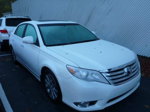 Blizzard White Pearl Toyota Avalon Limited.  Click to enlarge.