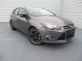 Front 3/4 View of 2014 Ford Focus SE Hatchback #2