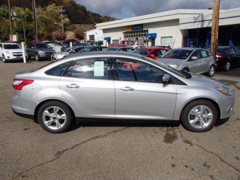 Ingot Silver Ford Focus SE Sedan.  Click to enlarge.
